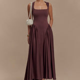 Sara - Braunes Midi-Strickkleid