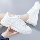 Stylische weiße Sneaker mit leichtem Komfort