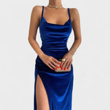 Gabriela - Samtkleid mit Schlitz