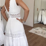 Kim - Langes Spitzenkleid mit V-Ausschnitt