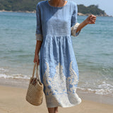 Aino - Kleid mit Pflanzen- und Blumenmuster